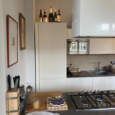 Charming And Bright Flat Very Close To The Centre דירה