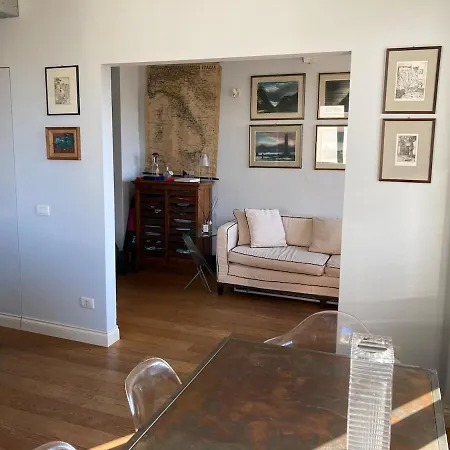 דירה Charming And Bright Flat Very Close To The Centre