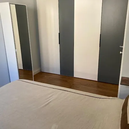 Charming And Bright Flat Very Close To The Centre *